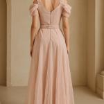 Omuz Çiçek Detaylı Drapeli Tül Elbise – Kemerli, Düşük Kol, Astarlı, Çiçek Aksesuarlı Model